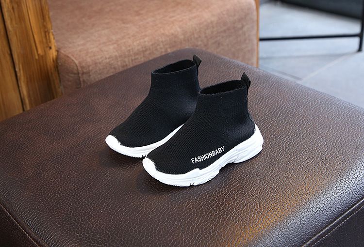 Kinder Turnschuhe Herbst 2025 Kinder Casual Schuhe Slip-on Atmungsaktive Kinder Socken Schuhe Rutschfeste Kurze Stiefel Jungen Mädchen Spor_voghion.com