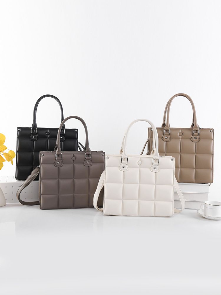 Strukturierte Für Frauen 2023 Sommer Neue Trendy Internet Celebrity Mode Crossbody Schwarz Persönlichkeit Handba Lare Square_voghion.com