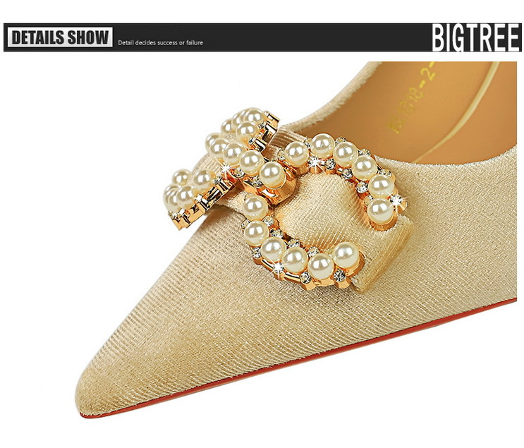 1818-K79 Scarpe col tacco alto da banchetto Edizione coreana Donna Xishi Pelle scamosciata Bocca bassa Punta in metallo Perla Fibbia con diamante d'acqua_voghion.com