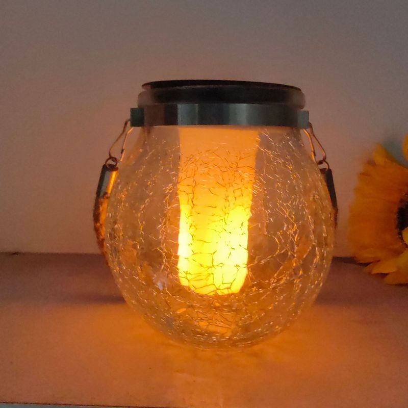 Zonne-aangedreven lantaarn met gebarsten glazen vlam - Hangende weckpotlamp voor buiten met automatische schemer-tot-dageraadsensor, IP55 waterdicht_voghion.com