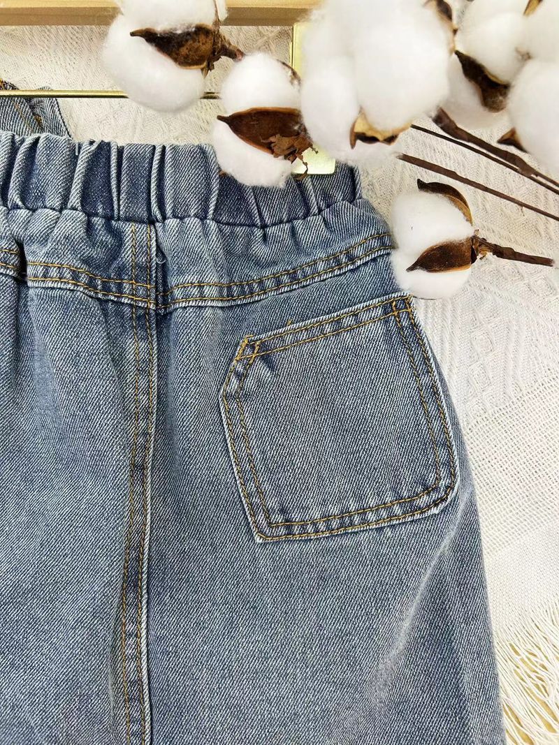 Abbigliamento per bambini 2024 nuovo vestito estivo per ragazze in denim con bretelle, mezza gonna, camicia e completo in tre pezzi_voghion.com