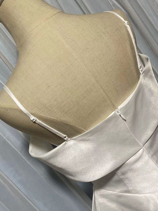 Miniabito estivo con farfalla 3D e top a tubino con reggicalze - Stile gonna a trapezio_voghion.com