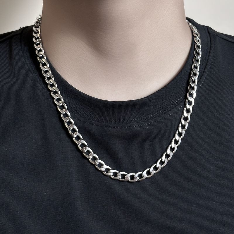 Collana in acciaio al titanio cubano hip-hop versatile di base, stile di nicchia, punk, tendenza cool, catena per maglioni resistente alla luce._voghion.com