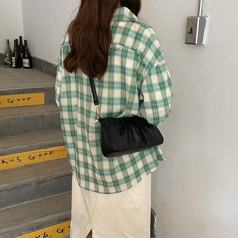 Borsa a tracolla monospalla versatile, di bassa qualità, con tracolla a forma di nuvola bianca plissettata estiva da donna_voghion.com