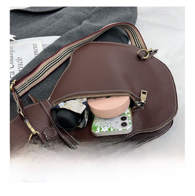Borsa Cute Kitty 2023 Nuova borsa a tracolla Internet Borsa a tracolla retrò in pelle di moda popolare Borsa da donna a tracolla personalizzata_voghion.com