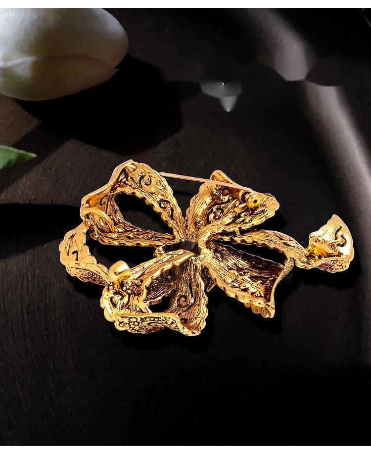 Bow studded diamond brooch, grand luxury rhinestone chest flower, alloy metal pin, coat button_voghion.com
