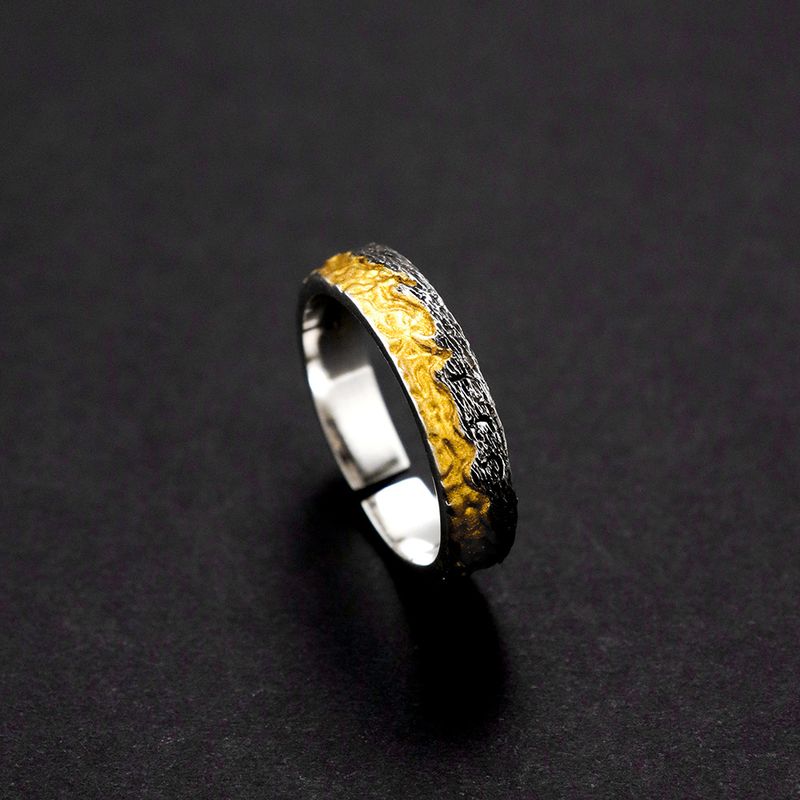Der „Shang“-Ring für Herren ist aus reinem Silber gefertigt und verblasst nicht. Es ist ein leichter Luxus-Nischenring mit einem High-End-Design_voghion.com