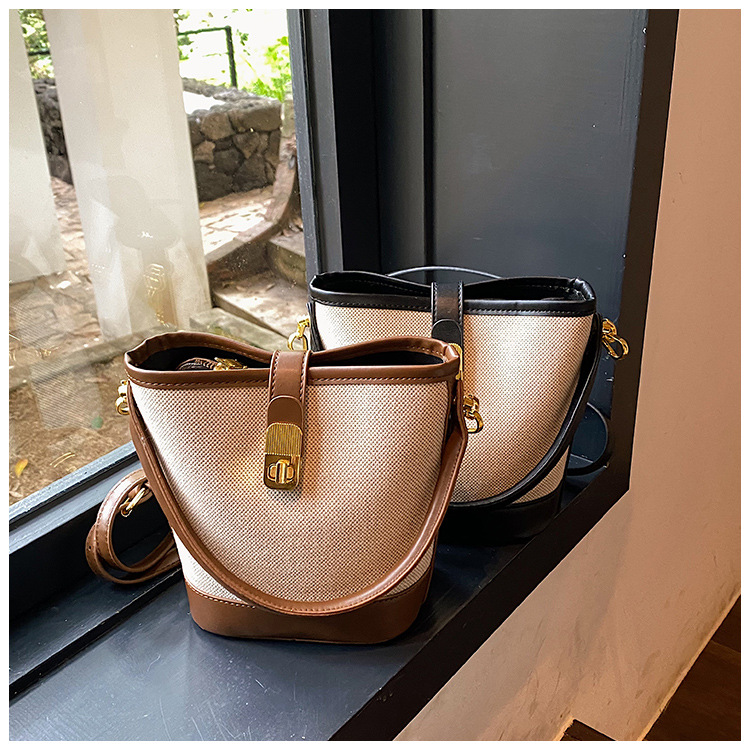 Women's Bag New Summer Simple Commuting Single Shoulder Crossbody Bag Fashion Niche Large Capacity Underarm Women's Bag_voghion.com