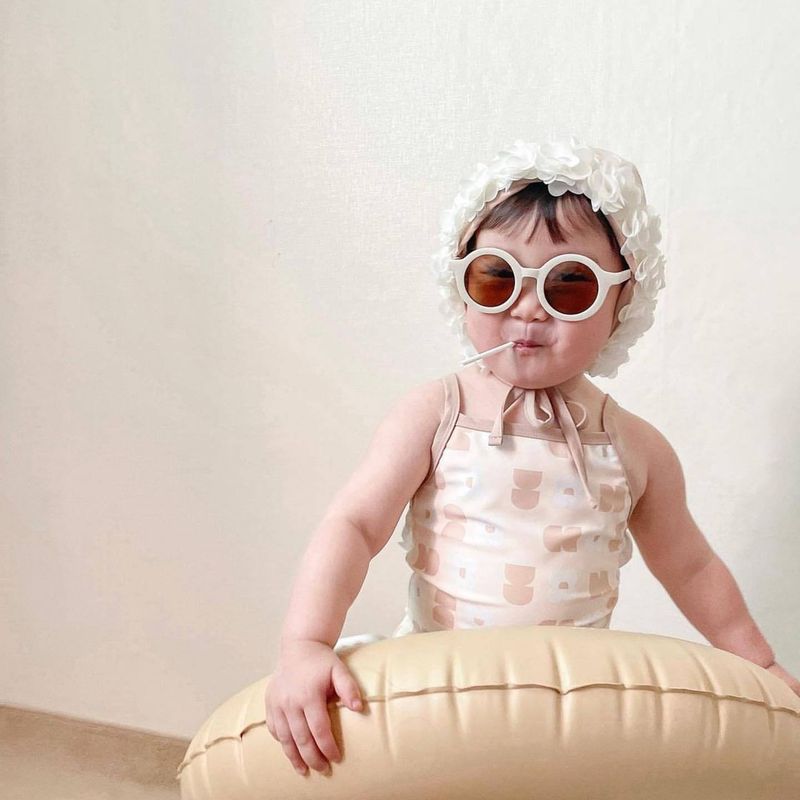 Adorable maillot de bain fleuri pour bébé fille avec bonnet – Tissu en soie lait douce, design coréen élégant pour 0 à 4 ans_voghion.com
