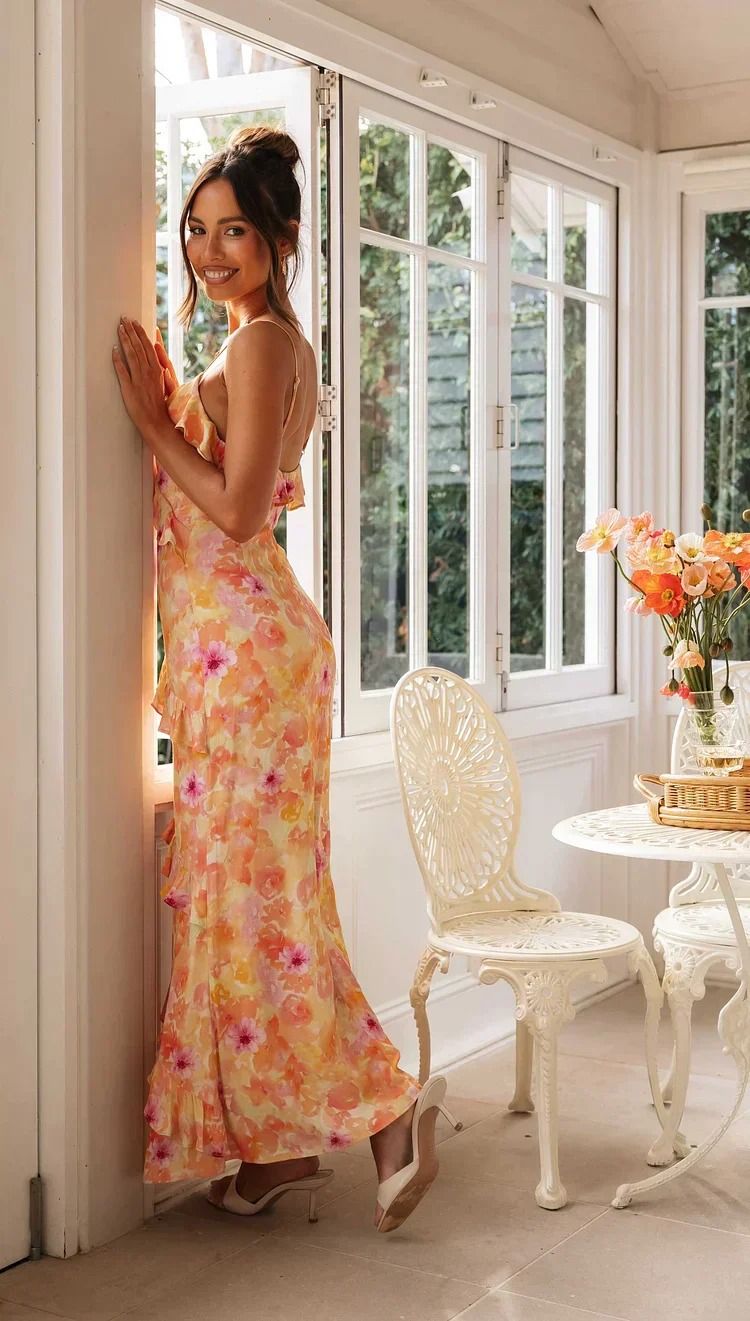 Women's Elegant Sleeveless Halter Neck Dress - Solid Color Multi-Layer Ruffle Summer/Autumn Dress (Fashionable & Stylish)_voghion.com