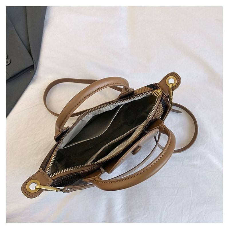 Die neue tragbare Knödeltasche Trendlinie von hochwertigen Stoffstreifen Single-Shoulder Crossbody Bag_voghion.com