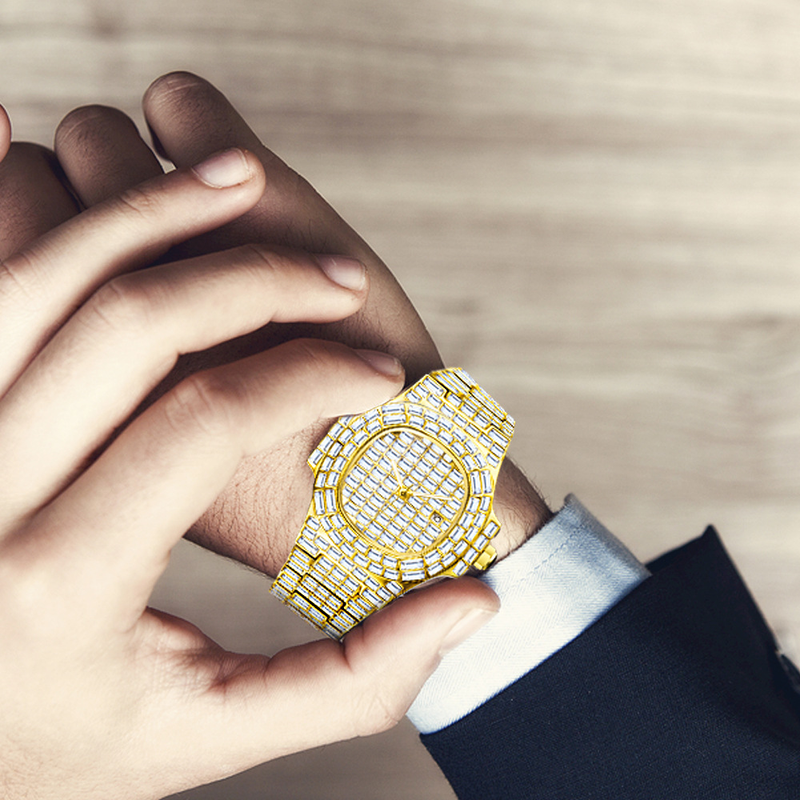 Orologio al quarzo da uomo di alta qualità con calendario impermeabile e quadrante quadrato con diamanti_voghion.com