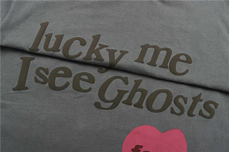 Herren T-Shirts Schaumdruck T-Shirt Männer Frauen Lucky Me I See Ghosts T-Shirt Rosa Herzförmiges Gefühl Tops Sonntagsgottesdienst_voghion.com