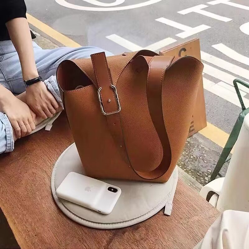 Minimalist For Women, Large Capacity Shoulder 2025 New Fashion Bucket Bag, Versatile Soft Cowhide Women's Tote Bag_voghion.com