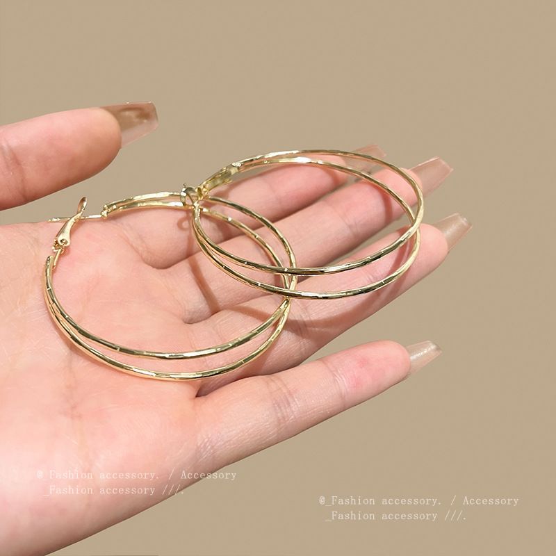 Pendientes de aro de doble capa, elegantes y exagerados, de gran tamaño, para mujer, con un diseño de nicho ligero y lujoso, estilo de celebridad de Internet._voghion.com
