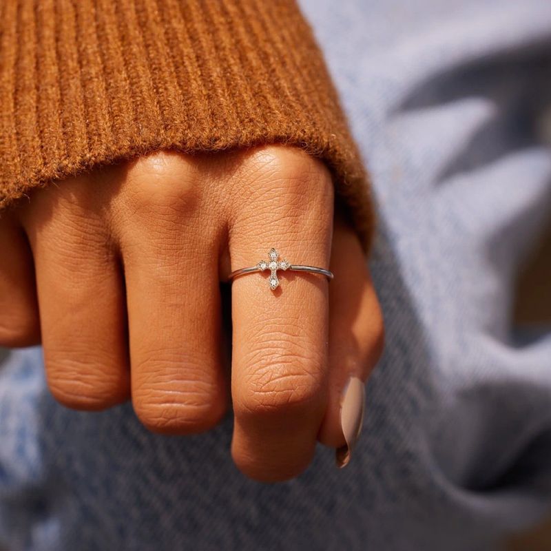 S925 Sterling Silver Ring Female Personality High End Cross Inlaid Style Ring_voghion.com