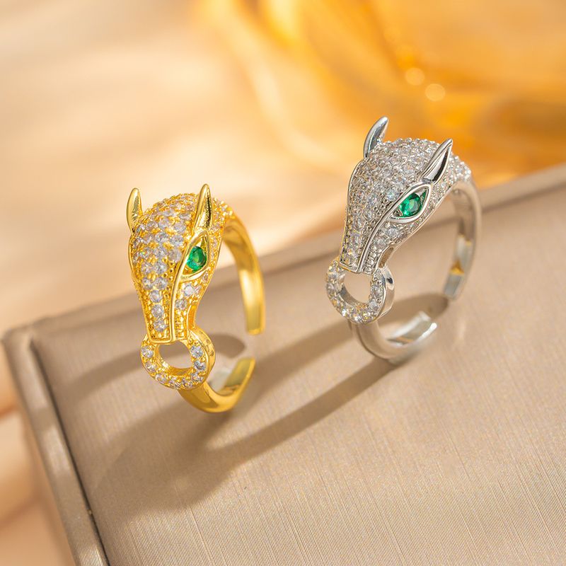 Anelli di design, anello hip hop di lusso leggero con leopardo per donna, zircone placcato in oro autentico, anello di nicchia e unico._voghion.com