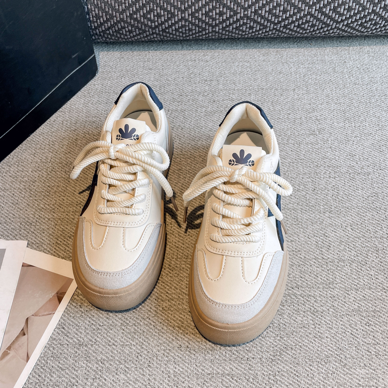 Scarpe Forrest Gump con suola spessa esplosiva estate 2023 da donna nuovi studenti autunnali tutto-fiammifero in pelle fondo piatto sport scarpe bianche traspiranti_voghion.com