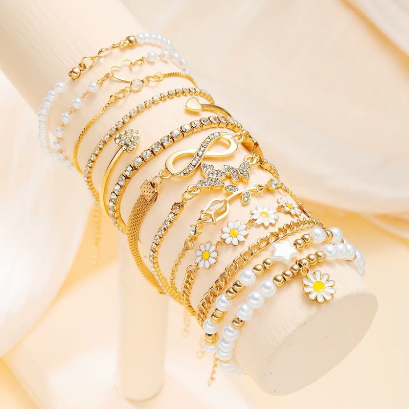 Fashion Trend Bohemian Style Five-Pointed Star Heart Daisy Pearl Bracelet Set Of Eight Pieces_voghion.com