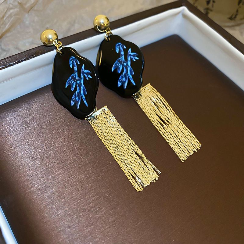 Nappa con fiore scavato con ago d'argento, alla moda, personalizzata, stile fresco e distaccato, lunga, elegante e di alta qualità._voghion.com
