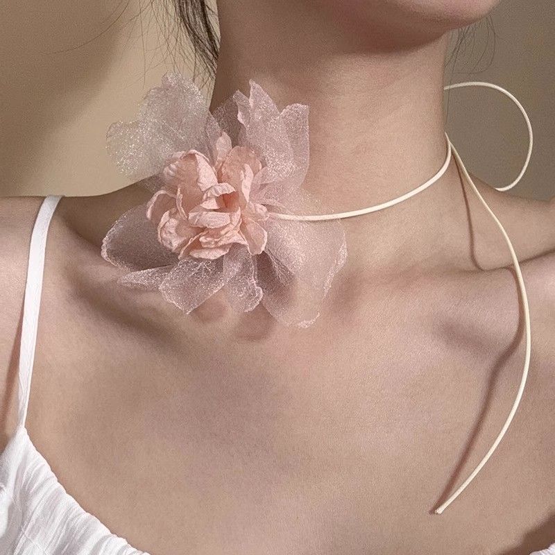 Collana con ciondolo a forma di fiore Super Fairy Atmosphere per donna, con catena a clavicola e nastro, girocollo Dopamine_voghion.com