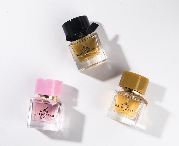 Rapporto qualità-prezzo Cyber Red Small City Yixiang Profumo da donna fresco, naturale e durevole 30 ml_voghion.com