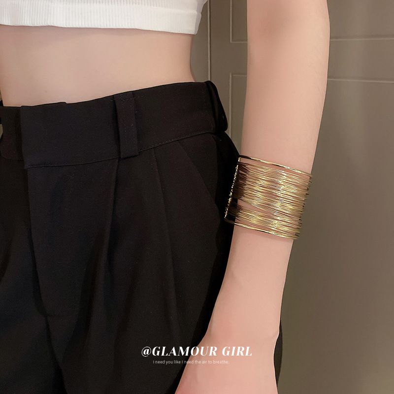 Iwwerdriwwen Multi-Schicht ausgehielten Armband Ouverture Bracelet, Nischekreativ Design Sënn, personaliséierte kale Stil_voghion.com