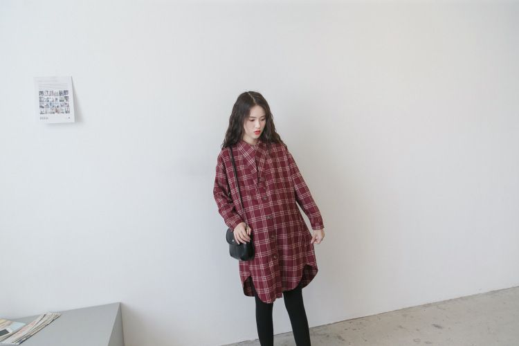 Grūtnieces rudens pamatnes augšdaļa liela izmēra biezināta slīpēšanas rūtainā kreklkleita brīva vidēja garuma jaka_voghion.com