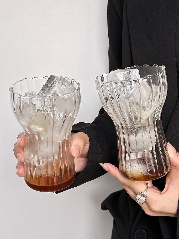 Tazza alta trasparente per infusione a freddo con nicchia per acqua in vetro a strisce verticali irregolari INS Coffee di alto valore_voghion.com