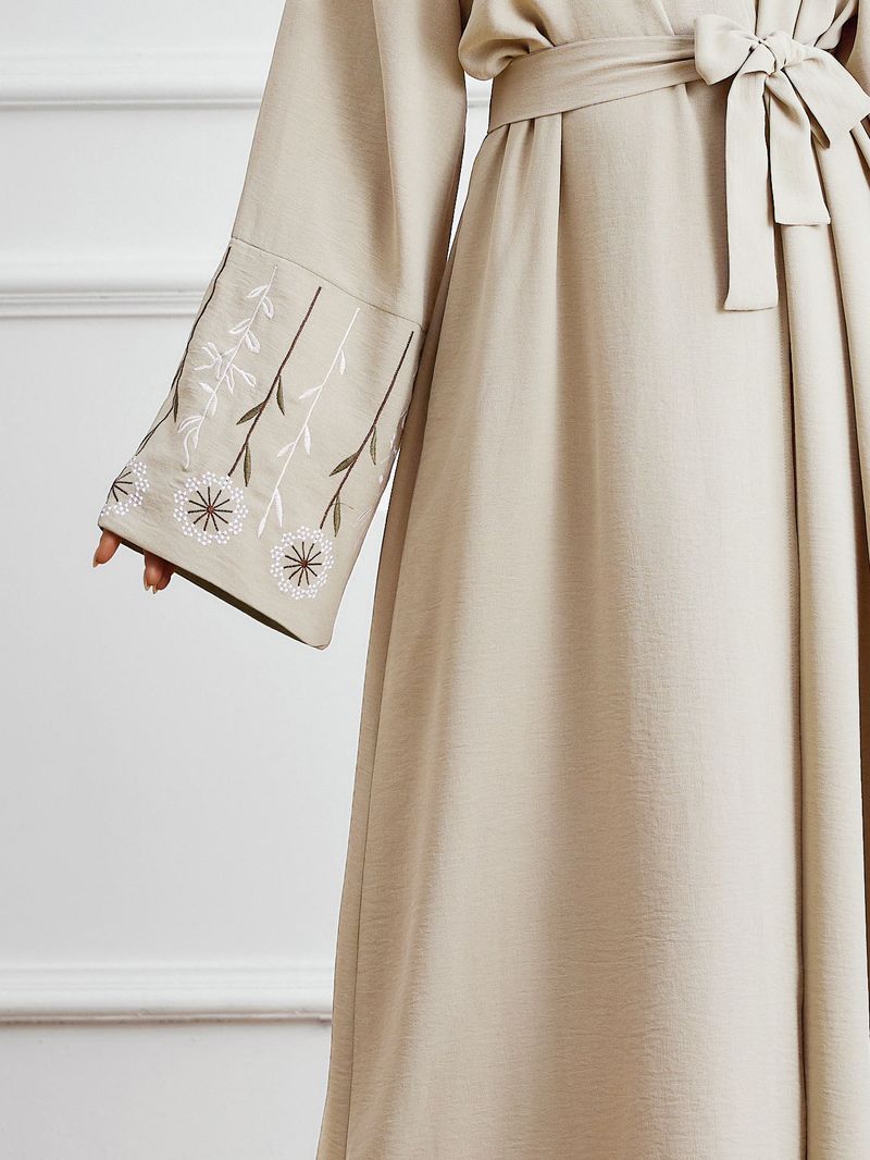 Elegantes langes muslimisches Kleid, modische bestickte Strickjacke aus Polyestergewebe mit langem Gewand im Taillengürtelstil_voghion.com