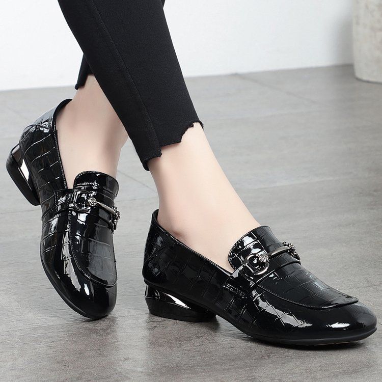 Lackleder-Loafer, niedriger Absatz, kleine Lederschuhe, Damenschuhe mit weicher Sohle, weiche Oberfläche, flache Sohle_voghion.com