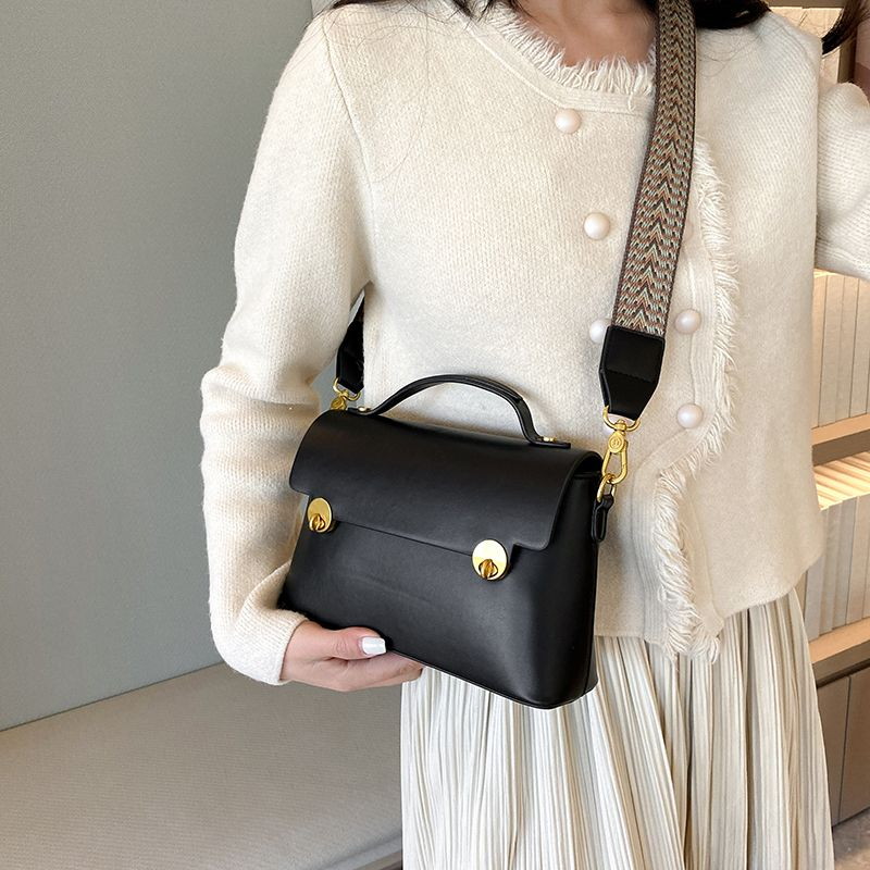 Borsa quadrata piccola a tracolla a doppio strato ascellare con texture moda nuova marea da donna portatile Senior Sense 2023_voghion.com