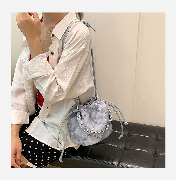 Borsa a secchiello con catena a griglia di diamanti in morbida pelle per donna 2024 nuova borsa a tracolla versatile di alta qualità, borsa dal design di nicchia_voghion.com