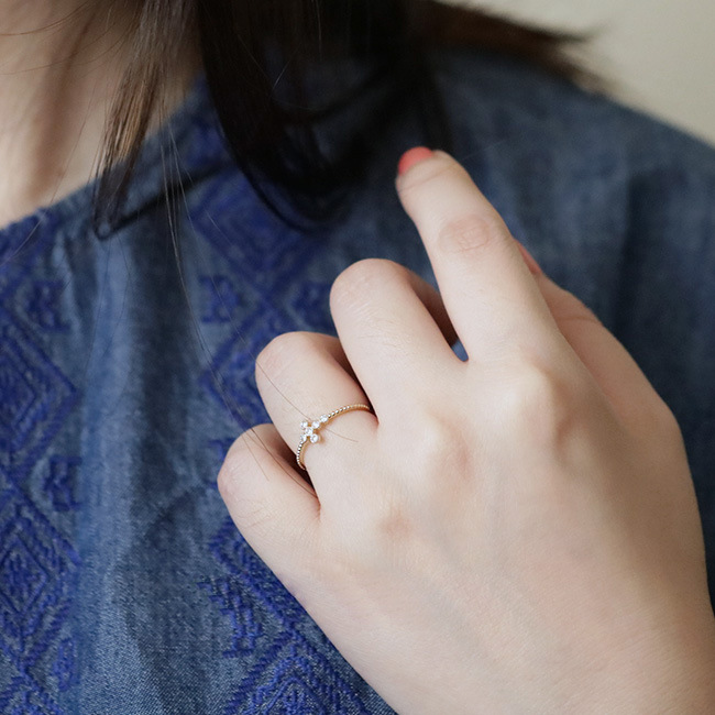 Sterling Sier Cake Edge Cross with Diamond Bean Versatile Instagram Style Layered Open Tail Ring_voghion.com