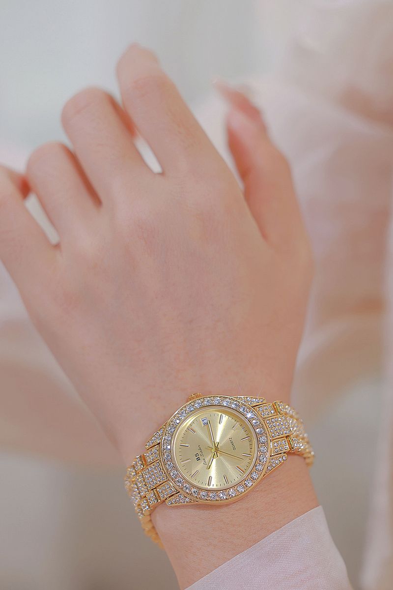 New light luxury ladies aqua ghost fashion temperament small square diamond calendar watch_voghion.com