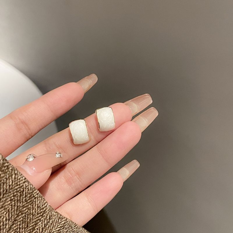 Orecchini alla moda alla moda di nicchia dal design elegante e di alta qualità, per le donne, da mercato notturno_voghion.com