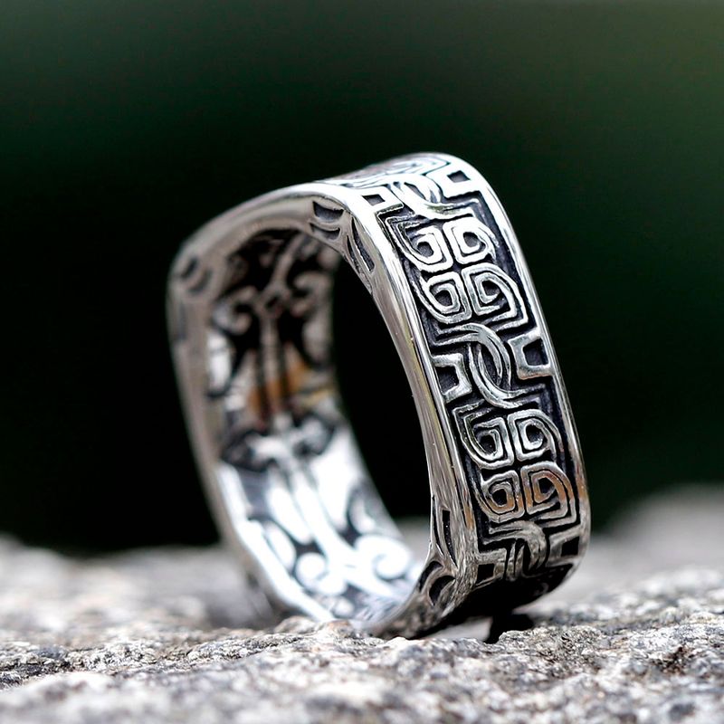 Heiße verkäufe 2024 Neue Ankunft Edelstahl Spezielle Design Quadratische Form Viking Celtic Knot Ring Für Männer Mode Punk Hip Hop_voghion.com