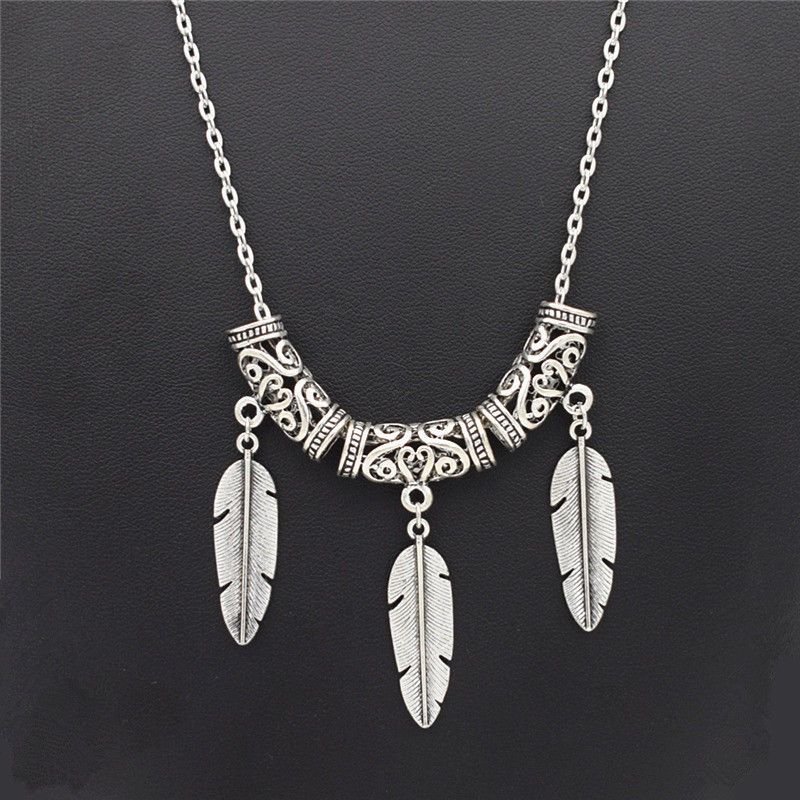 Colliers Collier pendentif plume en argent antique fait main à la mode_voghion.com