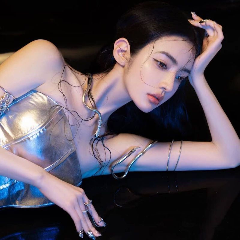 Collana girocollo da donna con design esagerato, a forma di serpente, stile casual, aperto, scuro e fresco, dalla personalità contorta_voghion.com