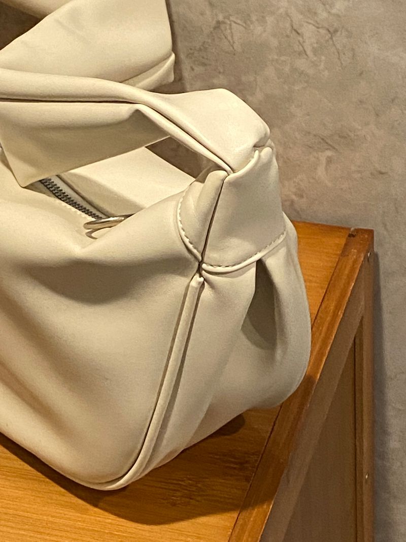 A niche design for women's 2024 new dumpling minimalist casual feel. Korean version with a stylish and large capacity_voghion.com