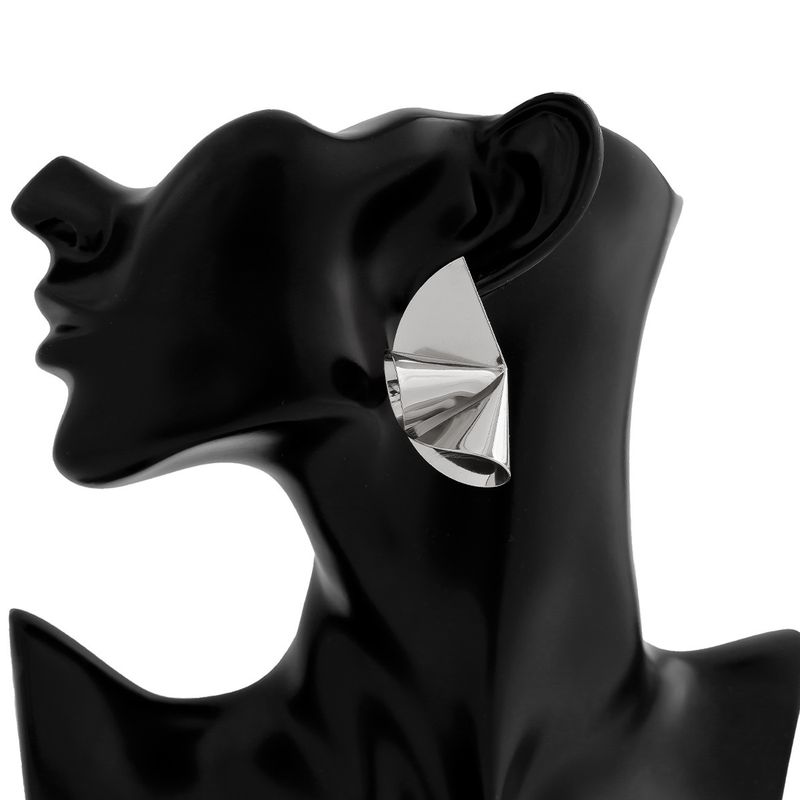 Personality metal geometric texture hollow earrings female irregular twisted glossy earrings earrings_voghion.com