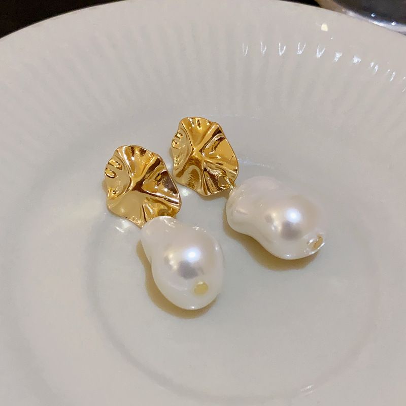 Silver needle pleated flower pearl heart French geometric earrings, niche commuting new and earrings_voghion.com