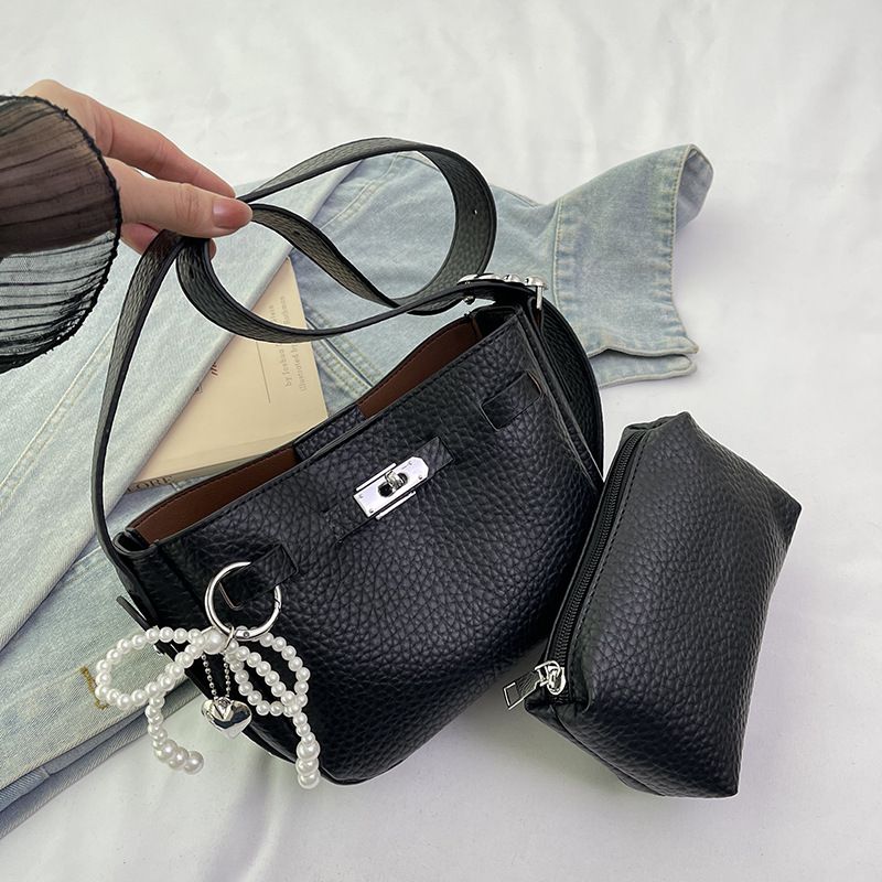 Borsa a tracolla singola con tracolla larga e piccola quadrata con trama litchi semplice da indossare sotto le ascelle da donna, 2025_voghion.com