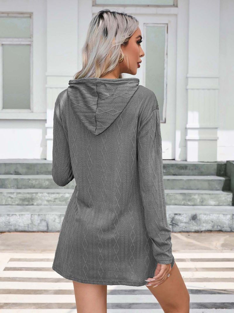 Abito a maniche lunghe con cappuccio in maglia da donna autunno/inverno 2024_voghion.com