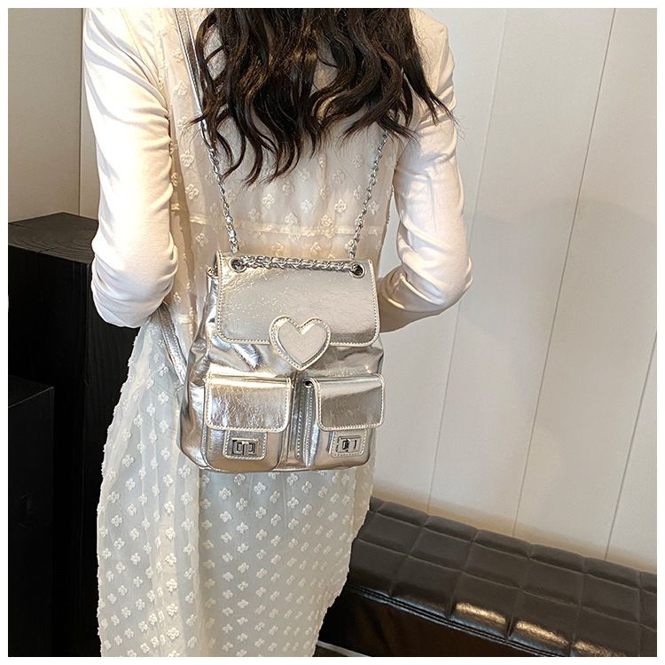 2025 Fall/Winter New Women's Silver Heart-Shaped Backpack Multifunctional Chain Bucket Bag_voghion.com