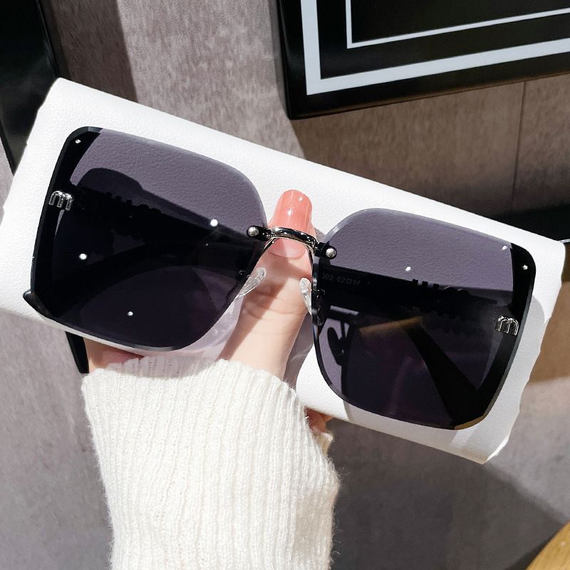 2025 Neue Mode Topaktueller Halbrahmen Hochwertiger Trend Einfache Sonnenbrille Für Frauen Feiner Glitzer_voghion.com