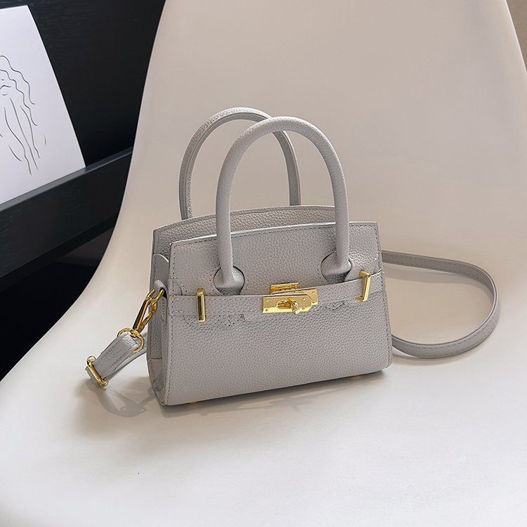 Borsa a tracolla a tracolla Instagram versatile di nuova moda per l'estate 2024 da donna dal design piccolo_voghion.com