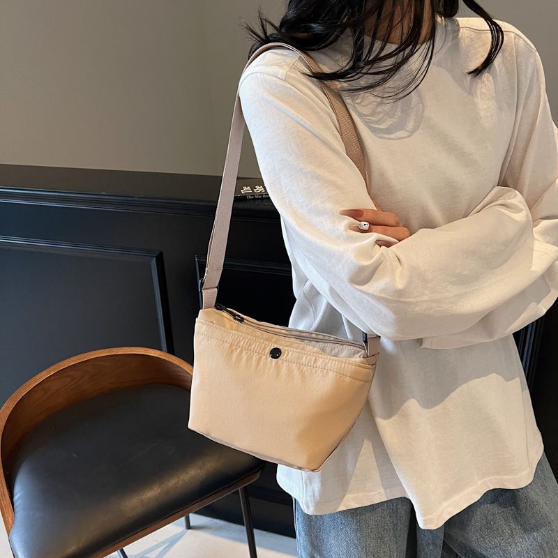 Canvas For Women Spring Summer 2025 New Niche Design Fashion Crossbody High-end Single Shoulder Bag_voghion.com