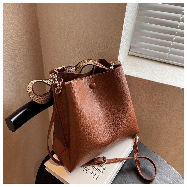 Borsa a secchiello alla moda per donna Borsa a mano in pelle PU Spalla designer Tracolla larga Borsa a tracolla da donna Borsa a tracolla femminile Totes bolsa_voghion.com