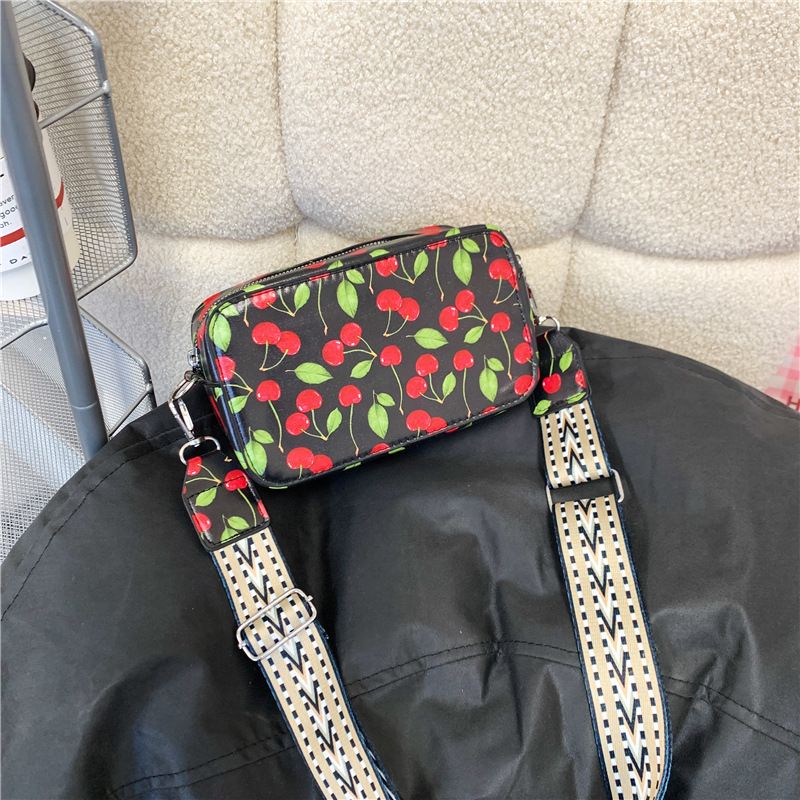 High-end camera voor vrouwen 2025 Nieuwe lente zomer brede band enkele schouder crossbody stijlvolle mode kleine vierkante tas_voghion.com